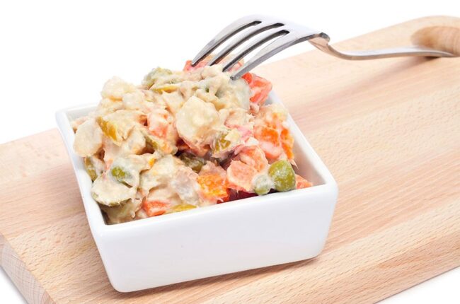 Ensalada rusa con atún muy fácil