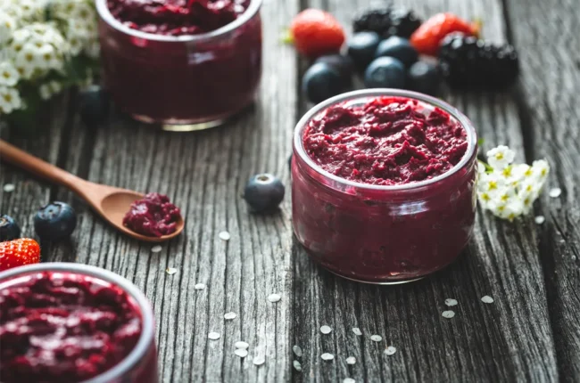 Mermelada casera de frutos rojos congelados